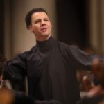 La Filarmónica acoge el jueves 5 de febrero en el Auditorio Nacional una inmersión radical en el universo wagneriano con El anillo sin palabras, dirigido por Teodor Currentzis, junto a su orquesta musicAeterna. Esta partitura, adaptación de Lorin Maazel de la reconocida tetralogía, muestra los principales leitmotiven de la saga de óperas que compusiera Wagner en su búsqueda de la obra de arte total. 