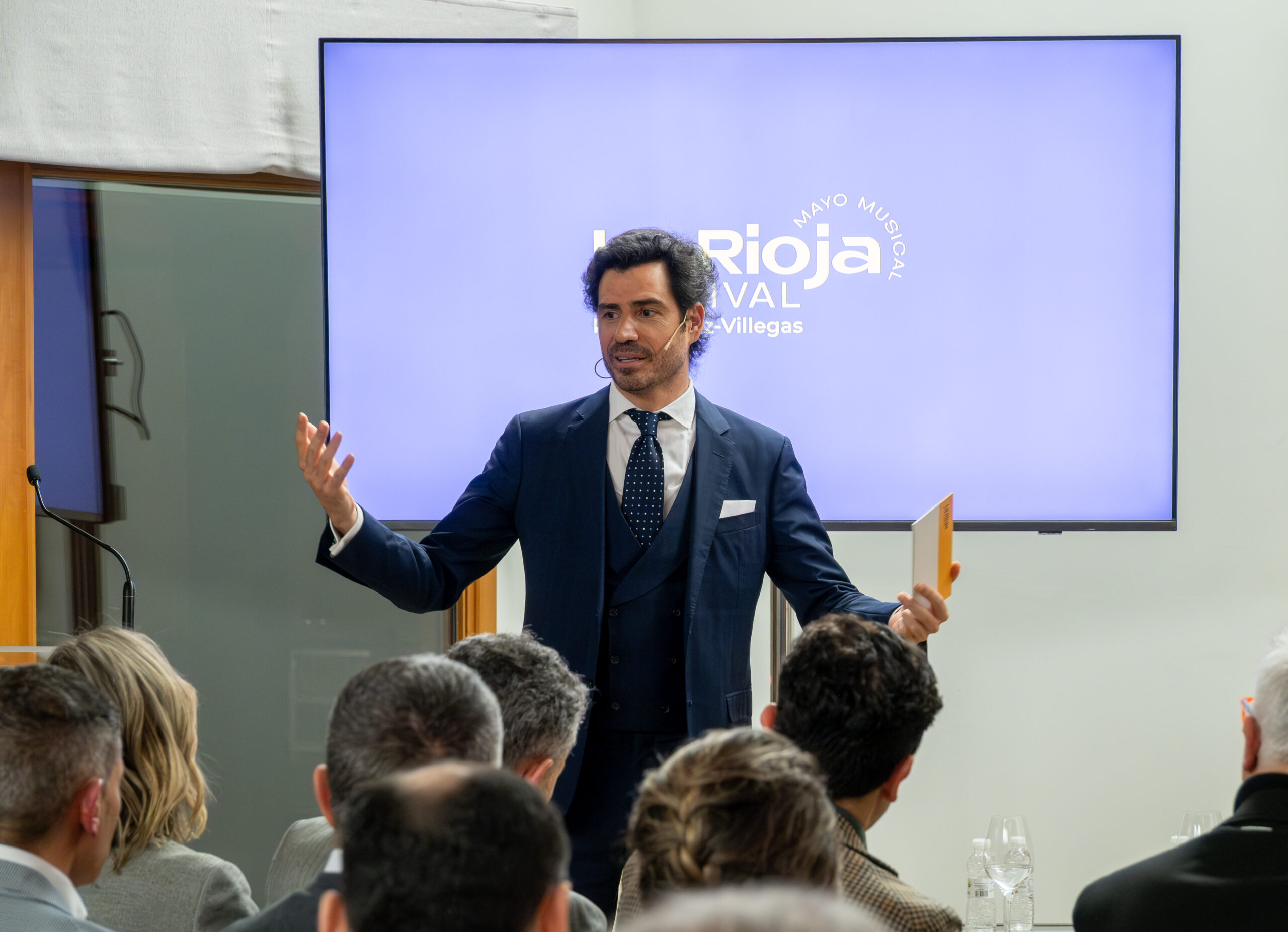La Rioja Festival ha presentado su quinta edición ‘Crisol’ el pasado miércoles día 28 de enero. Esta nueva edición presentará 10 conciertos de primer nivel nacional e internacional del 14 al 24 de mayo con nombres de la talla de Plácido Domingo junto a Xabier Anduaga, Sabina Puértolas,, ADDA Simfònica con Josep Vicent, Cuarteto Quiroga o Pablo Sainz-Villegas. Por su parte, Andrea Casarrubios, primera compositora española nominada a un Grammy en música clásica, será la compositora en residencia.