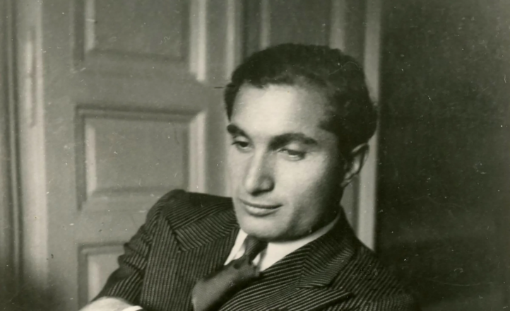 Joseph Schmidt, el trágico destino de la estrella que cayóEl tenor judío Joseph Schmidt, “el cantante del pueblo” para los alemanes durante un tiempo, favorito de Goebbels, ni siquiera así se libró de la persecución de los nazis por su origen hebreo, pese a haber cautivado a las audiencias de medio mundo con su voz privilegiada. Antes de morir, sin llegar a los 40, fue uno de los artistas más requeridos de su tiempo a través de los discos, programas de radio, actuaciones en conciertos y películas que protagonizó. En buena medida olvidado, salvo por quienes aún reivindican las más nobles y puras esencias del arte del buen cantar, un asteroide lleva hoy su nombre.