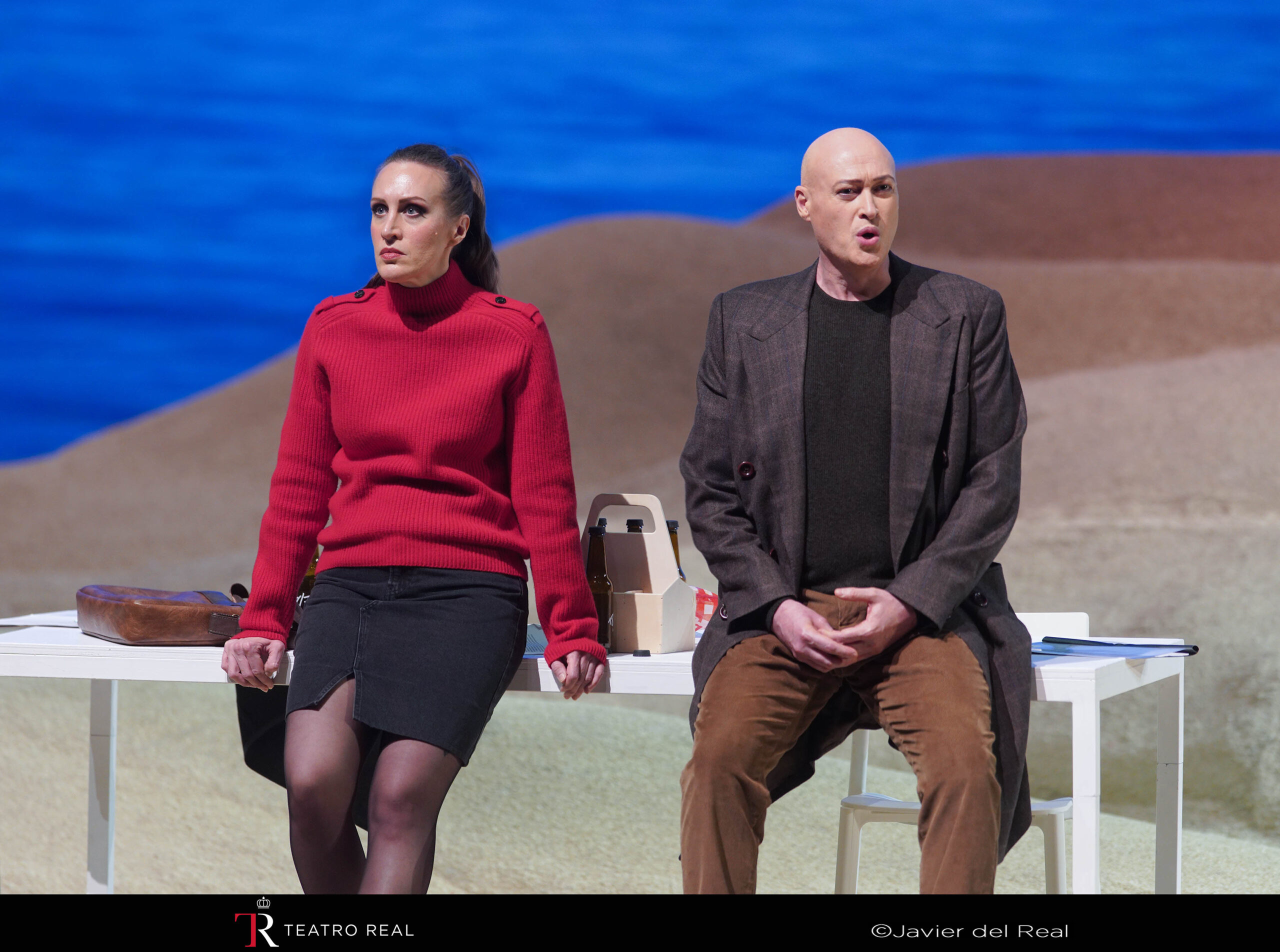 UN DILEMA MORAL BIEN EXPLICADO Francisco Coll: Enemigo del pueblo. José Antonio López, Moisé Marín, Brenda Rae, Isaac Galán, Marta Fontanals.Simmons, Juan Goberna. Dirección musical: Christian Karlsen. Dirección de escena. Alex Rigola. Teatro Real, 12 de febrero de 2026.