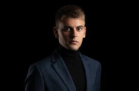 Aberri Maitiari - Basque Art Song es el nuevo CD protagonizado por el tenor Luken Munguira y el pianista Aurelio Viribay dedicado a la canción de concierto en euskera. Este trabajo, publicado por el sello Cezane Producciones, presenta obras de Francisco Escudero, Tomás Garbizu, Norberto Almandoz, Pablo Sorozabal, Jesús Arambarri y Fernando Remacha, siendo la gran mayoría de ellas recreaciones de cantos procedentes del folclore vasco. 