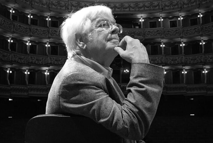 El mundo de la música clásica despide a Helmuth Rilling, fallecido a los 92 años. Director de orquesta y pedagogo, Rilling fue una de las máximas autoridades en la obra de Johann Sebastian Bach durante más de medio siglo. El músico, frecuentemente invitado en numerosas formaciones de todo el mundo, fue el primer director de la Real Filharmonia de Galicia entre los años 1996 y 2000. 