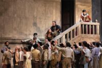 La Gioconda de Ponchielli llega a la gran pantalla el jueves, 19 de febrero, de la mano de Versión Digital con un cartel de altura. Netrebko, Kaufmann y Tézier protagonizan una la producción del Teatro San Carlo de Nápoles firmada por Romain Gilbert, bajo la dirección musical de Pinchas Steinberg, grabada en 2024. Este título podrá disfrutarse en un total de 90 salas de cine de medio centenar de localidades españolas.