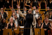 Bajo la dirección de Silvia Sanz Torre, la Orquesta Metropolitana y el Coro Talía presentan el próximo sábado, 14 de marzo, un programa que une el lirismo de Smetana, el ritmo de Dvořák y la épica de Martinů. Para este programa, la organización contará en escena con la participación del bajo-barítono ucraniano Ihor Voievodin.