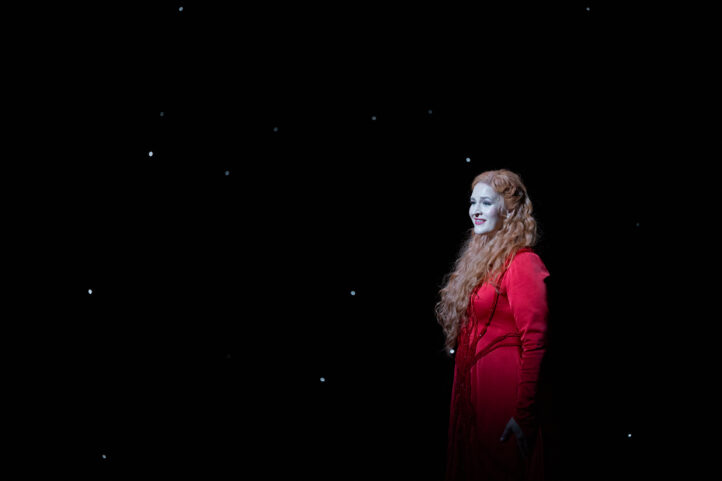 Lise Davidsen debutaba el pasado mes de enero como Isolda en el Gran Teatre del Liceu. Ahora, la grabación de su aclamado estreno en el papel de la famosa ópera de Wagner llega a todo el mundo de la mano de Liceu OPERA+, la plataforma de contenidos audiovisuales de la institución barcelonesa. El domingo 15 de febrero a las 18:00 podrá disfrutarse a través de Internet de la producción de Bárbara Lluch en la que intervino la soprano junto al tenor Clay Hilley, bajo la dirección musical de Susanna Mälkki.  