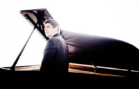 El pianista Javier Perianes debuta con la Baltimore Symphony Orchestra esta semana, los días 26 y 28 de marzo, bajo las órdenes de la directora coreana Eun Sun Kim. Para su presentación en la orquesta norteamericana, el andaluz abordarña el Concierto para piano en la menor, op.54, de Robert Schumann, completando el programa con Ein Heldenleben (Una vida de héroe), op.40, de Richard Strauss.