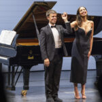 Nadine Sierra: clamor y fracaso CICLO “LES ARTS ÉS GRANS VEUS”. Nadine Sierra (soprano). Bryan Wagorn (piano). Programa: Obras de Donizetti, Mozart, Puccini, Verdi, Rodrigo, Villa-Lobos, Velázquez, Ponce, Mendoza y Cortés, y Giménez. Lugar: València, Palau de les Arts (Sala Principal). Entrada: Alrededor de 1.400 espectadores (lleno). Fecha: jueves, 26 marzo 2026