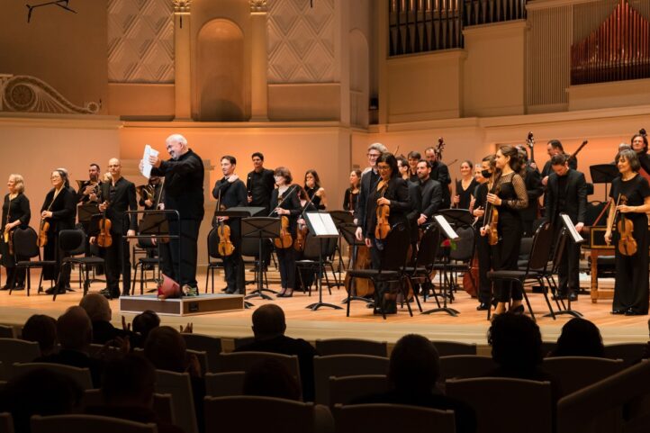 Les Arts presenta Orlando, de Haendel, con Marc Minkowski y Les Musiciens du Louvre en versión de concierto, el próximo domingo, 22 de marzo. Minkowski, batuta haendeliana por excelencia, culmina un intenso mes en Les Arts tras el rotundo éxito de las funciones de Giulio Cesare in Egitto. El director francés reúne un elenco de especialistas en la obra del mencionado compositor para esta única función en la Sala Principal de Les Arts.