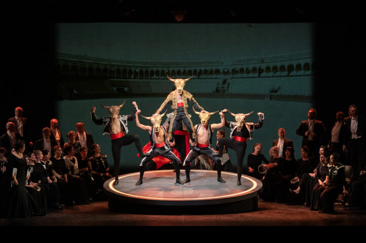 Traviata salvada por las vocesVerdi: La Traviata. Ekaterina Bakanova (Violetta), Davide Tuscano (Alfredo), Claudio Sgura (Germont), Benedetta Mazzetto (Flora), Silvia Spessor (Annina), Oronzo D’Urso (Gastone), Giulio Iermini (Douphol). Coro y Orquesta del Teatro Comunale di Bologna. Dirección de escena: Alessandro Talevi. Dirección musical: Leonardo Sini. Comunale Nouveau, 1 de marzo de 2026.