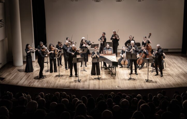 ¡Si Harnoncourt levantara la cabeza! El Concentus Musicus Wien defrauda en València TEMPORADA 2025-2026 del Palau de la Música. Concentus Musicus Wien. Programa: Conciertos de Brandeburgo, de Bach. Solis­tas: Erich Höbarth y Theona Gubba-Chkheidze (violines), Annie Laflamme (flauta), Gabriele Cassone (trompeta). Director y clave: Stefan Gottfried. ­Lu­gar: València. Palau de la Música (Sala Rodrigo). Entrada: 420 espectadores (lleno). Fecha: miércoles, 11 marzo 2026.