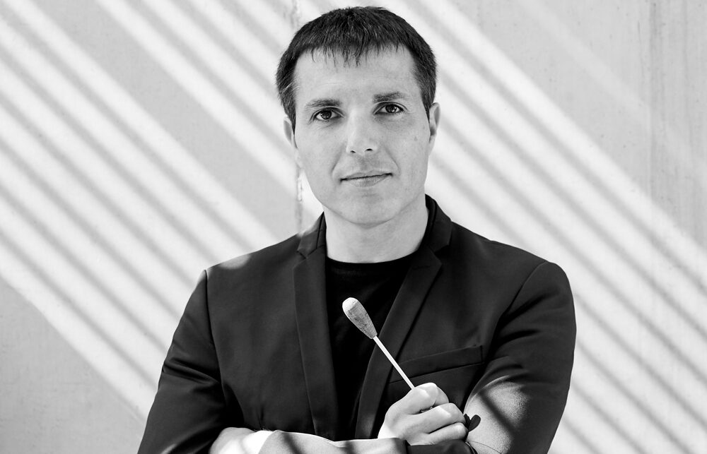 Un concierto extraordinario arranca la conmemoración del 40 aniversario del Palau de la Música de València, efeméride que se celebra en la temporada 2026/27. El director Francisco Valero-Terribas se pondrá al frente de la Orquestra de València este viernes, 18 de septiembre, en una cita con obras de Benet Casablancas, Glazunov, y Kalinnikov, con la participación del saxofonista Carlos Giménez.