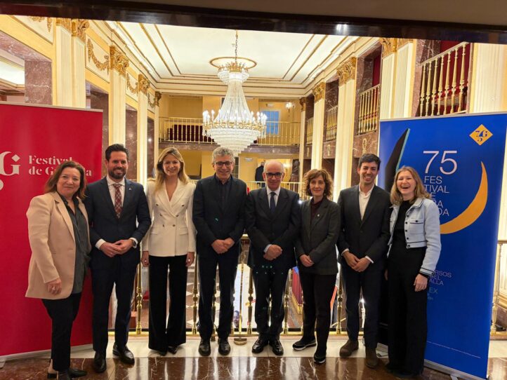 El Teatro de la Zarzuela ha acogido la presentación del Festival de Granada, el cual celebra su 75 aniversario entre el 11 de junio y el 12 de julio con una edición especial que reúne a grandes figuras internacionales de la música y la danza. Zubin Mehta, Riccardo Muti, Iván Fischer, Ludovico Einaudi, Javier Perianes, el Béjart Ballet Lausanne o el guitarrista Yerai Cortés, entre los artistas destacados.