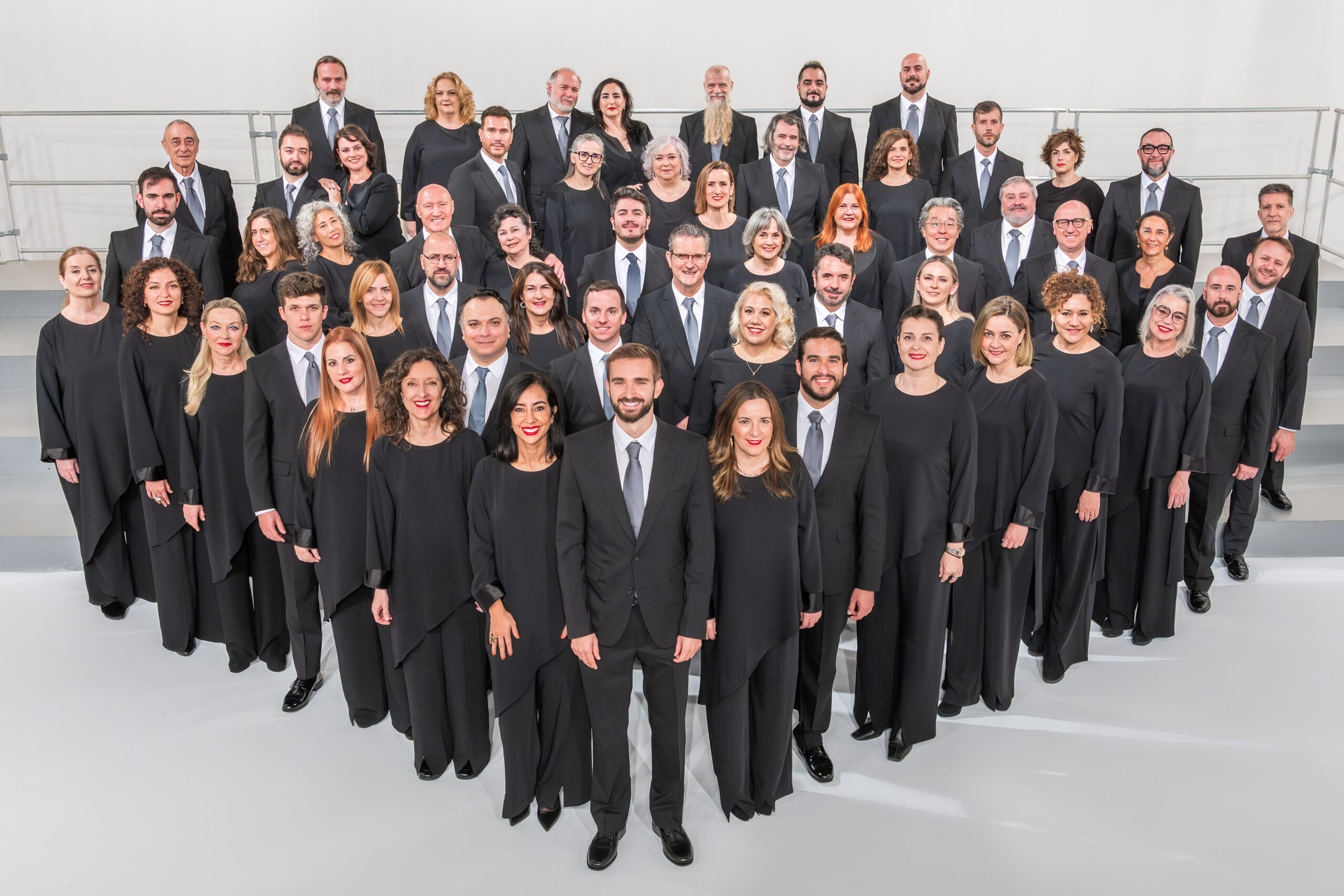 El Coro RTVE inaugura este sábado, 18 de abril, el Ciclo Coral Auralia con el sobrecogedor Stabat Mater de Dvorak. Este concierto inaugura la nueva programación con el que se quiere dar protagonismo a la sección vocal del Coro y Orquesta RTVE. Dirige el concierto Esteban Urzelai, actual director titular del Coro de la Ópera de Bilbao.