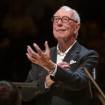 William Christie redime el Festival de Arte Sacro con la ORCAM Obras de Mozart y Haydn. Song Hee Lee, Helen Charlston, Moritz Kallenberg, Sreten Manojlović, Emmanuel Resche-Caserta. Con la Orquesta y Coro de la Comunidad de Madrid. William Christie, dirección musical. Auditorio Nacional. Madrid, 20 abril 2026.