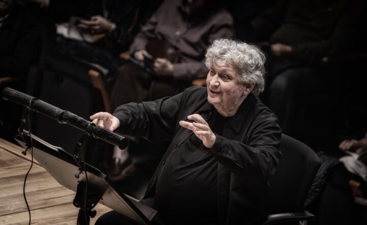 ‘Il Giustino’ y René Jacobs: cuando “lo poco agrada y lo mucho cansa”PALAU DE LA MÚSICA. TEMPORADA DE PRIMAVERA. Programa: Il Giustino, ópera en tres actos, de Antonio Vivaldi, con libreto de Nicolò Beregan, retocado por Antonio Maria Lucchini, Pietro Pariati y el propio Vivaldi. Intérpretes: Remy Brès-Feuillet, contratenor (Giustino); Olivia Vermeulen, mezzosoprano (Anastasio); Kateryna Kasper, soprano (Arianna); Robin Johannsen, soprano (Leocasta); Siyabonga Maqungo, tenor (Vitaliano); Sonia Prina, mezzosoprano (Andronico); Mark Milhofer, tenor (Amanzio); Francesc Ortega Martí, barítono (Polidarte). Orquesta Barroca de Friburgo. Director: René Jacobs. ­Lu­gar: Palau de la Música (Sala Iturbi). Entrada: Alrededor de 1.300 espectadores. Fecha: Domingo, 19 abril 2026