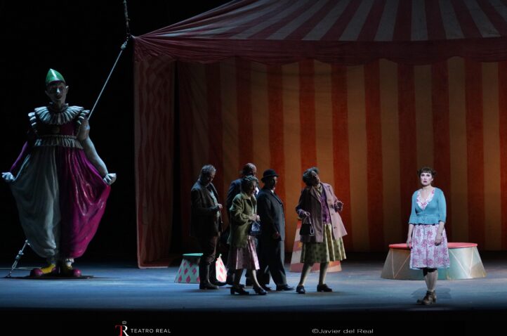 Gran noche checa en el Teatro RealLa novia vendida, de Bedrich Smetana. Manel Esteve, María Rey-Joly, Sveltana Aksenova, Pavel Černoch, Toni Marsol, Monica Bacelli, Mikeldi Atxalandabaso, Günther Groissböck... Dirección de escena: Laurent Pelly. Dirección Musical: Gustavo Gimeno. Orquesta y Coro Titulares del Teatro Real. Madrid, 14 de abril.