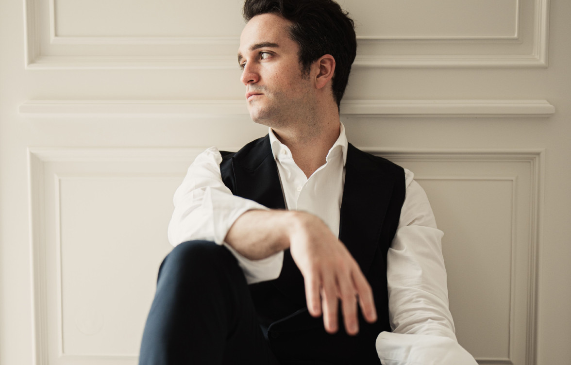 Xabier Anduaga y Pretty Pende protagonizan un recital dedicado a la lírica en el Gran Teatre del Liceu este domingo, 19 de abril. Acompañados por la pianista Vanessa Garcia Diepa, ofrecerán un repertorio formado por grandes pasajes de la ópera del siglo XIX firmados por Verdi, Donizetti, Puccini o Gounod, entre oros. 