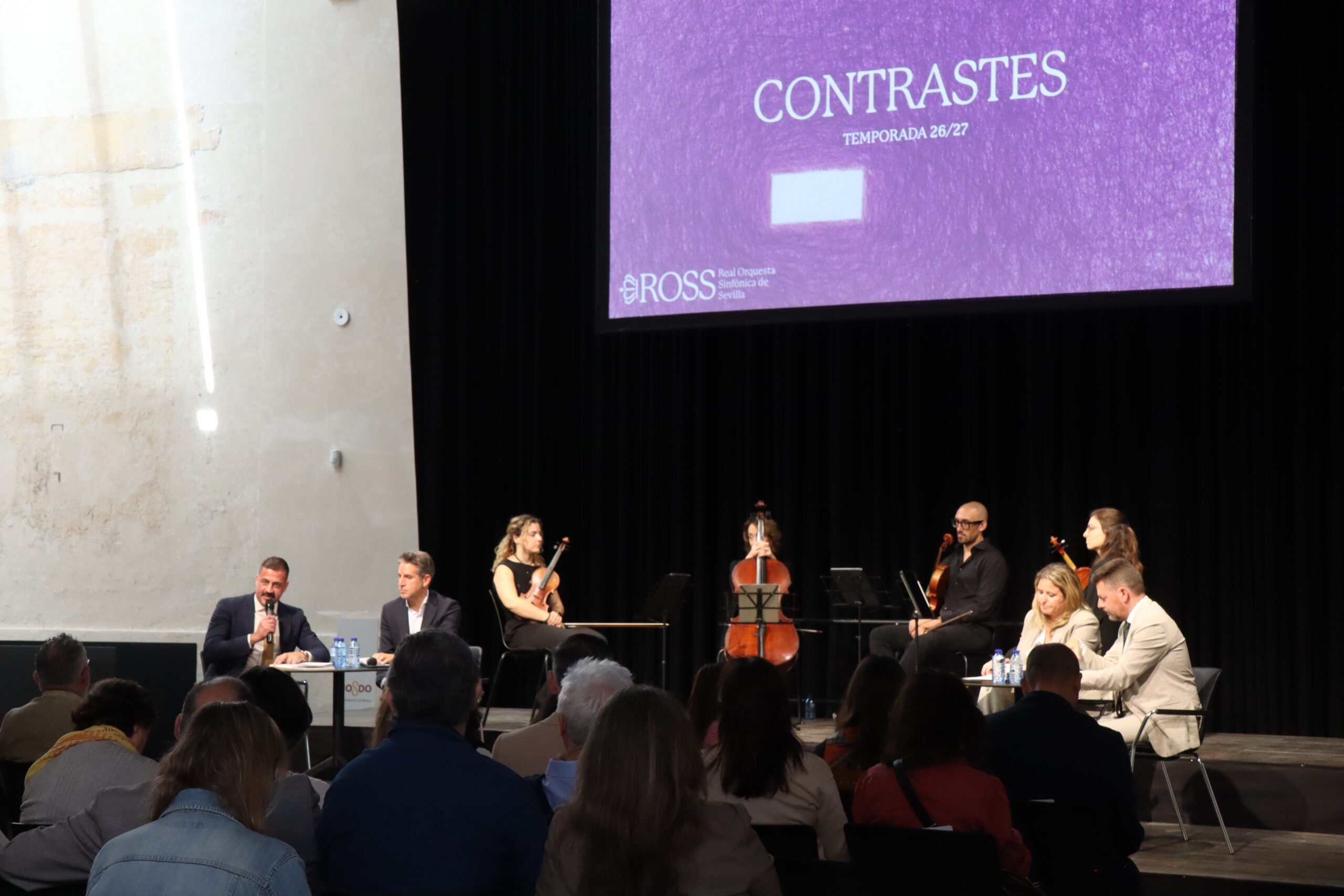 La Real Orquesta Sinfónica de Sevilla (ROSS) ha dado a conocer su temporada 2026/27, bajo el lema Contrastes. Con esta programación, la formación hispalense busca poner en valor programas formados por obras de estilos y géneros diversos, articulándose en más de un centenar de citas que van de septiembre de 2026 a junio de 2027.