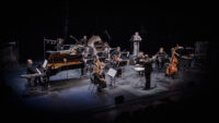 La vanguardia sonora llega al ciclo Series 20/21 del CNDM con el Ensemble L’Itinéraire, en coproducción con la Casa de Velázquez. Este programa incluye obras de Fernando Fiszbein, Noriko Baba, Georg Friedrich Haas, José Manuel López López y un estreno absoluto de Brendan Champeaux. La cita tendrá lugar el lunes 18 de mayo, a las 20:00 horas, en la Sala de Cámara del Auditorio Nacional de Música (entrada libre).