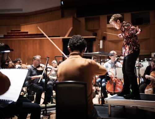 Barcelona celebra el Año Gaudí con el estreno mundial de dos obras dirigidas por Marin Alsop