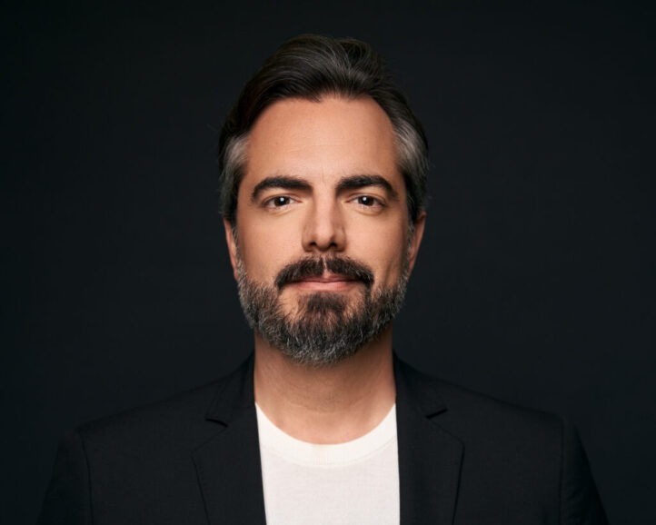 Casi ni se echó en falta la escena El barbero de Sevilla, de Giovanni Paisiello con libreto anónimo (versión de concierto). Intérpretes: Darío Solari (Fígaro), Aitana Sanz (Rosina), Santiago Ballerini (Lindoro/Almaviva), Pablo Ruiz (Bartolo), Pietro Spagnoli (Basilio), Luis Raspaqueso (Giovinetto/Alcalde), Andrés Merino (Svegliato/Notario). Orquesta Ciudad de Granada. Director: Lucas Macías. Lugar: Teatro de la Maestranza. Fecha: Domingo, 10 de mayo. 
