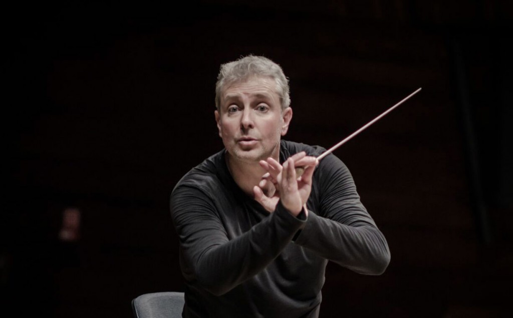 LUZ PARA EL AZUL, LA VIOLETA Y EL NEGROAlexander Liebreich (director). Euskadiko Orkestra. Orfeón Donostiarra. Sophie Harmsen (mezzosoprano), Werner Güra (Tenor), Florian Boesch (barítono), Markus Volpert (bajo). Ich habe genug, BWV 82, de Johann Sebastian Bach. Tod und Verklärung, TrV 18, Op.24, de Richard Strauss. Die erste Walpurgisnach, de Felix Mendelssohn. 8.V.2026. Auditorio Kursaal, San Sebastián. 