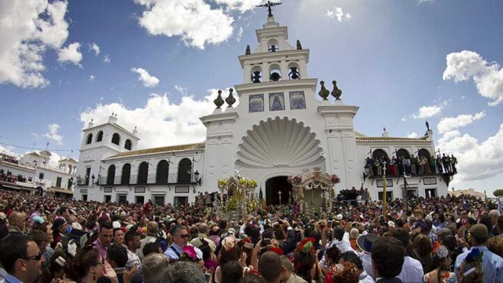 Hoy, 24 de mayo, se celebra una de las romerías más destacadas de nuestro país: la de El Rocío. Esta celebración, considerada una de las expresiones populares y religiosas más destacadas de nuestro país, ha sido objetivo de no pocas composiciones musicales, sobre todo en el mundo del flamenco. Sin embargo, ha sido fuente de inspiración para autores pertenecientes al mundo de la música clásica, como es el sevillano Joaquín Turina.
