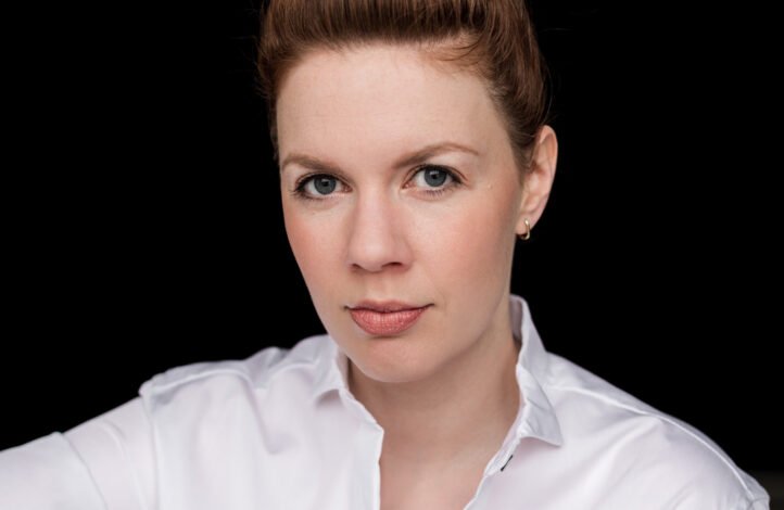 SERIEDAD Y DONOSURALieder y canciones de Brahms, Mahler, Elgar, Lang, Vaughan Williams, Howells, Wegener-Koopman y Gurney. Catriona Morison, mezzo. Malcolm Martineau, piano. XXXII Ciclo de Lied. Teatro de la Zarzuela, 22 de junio de 2026.