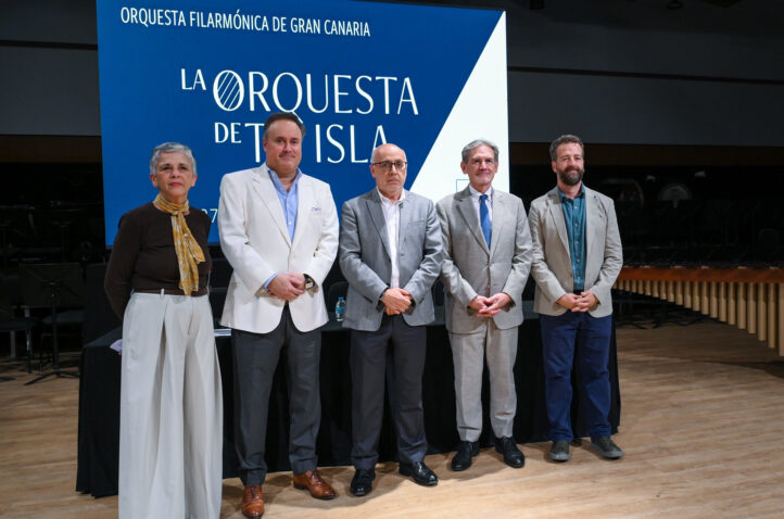 La programación para el curso 2026/27 de la OFGC culmina una etapa excepcional junto a Karel Mark Chichon, quien afronta su última temporada al frente de la formación. Bajo el lema “La Orquesta de Tu Isla”, la programación reafirma la conexión histórica de la orquesta con Gran Canaria, su público y sus abonados, combinando arraigo local y vocación internacional. La conmemoración del bicentenario de Beethoven será uno de los grandes ejes artísticos de la temporada, con el estreno en Gran Canaria de la monumental Missa Solemnis bajo la dirección de Chichon