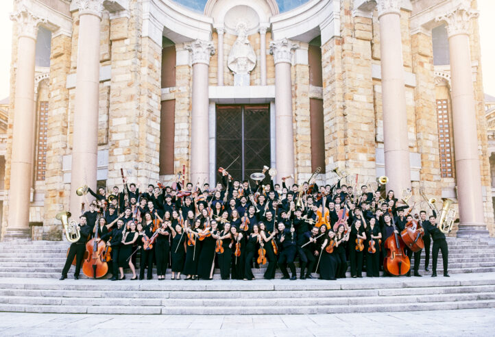 La JONDE interpretará la Sinfonía Fausto de Franz Liszt, una de las grandes obras del sinfonismo programático del siglo XIX, bajo la dirección de Donato Renzetti. La gira de conciertos se celebrará entre el 30 de junio y el 7 de julio en Badajoz, Baeza (Jaén), Granada y Águilas (Murcia). El concierto de Granada, junto al director Timothy Brock, pondrá en diálogo el repertorio sinfónico y la música para cine mudo con la inclusión en el programa de Rapsodia satánica de Pietro Mascagni