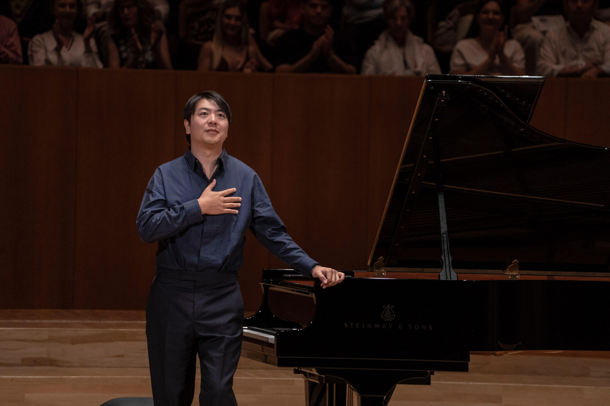 Lang Lang, ramplonería a gogó TEMPORADA PALAU DE LA MÚSICA. Recital Lang Lang (piano). Pro­gra­ma: Obras de Albéniz, Beethoven, Granados, Liszt y Mozart. Lu­gar: València, Palau de la Música (Sala Iturbi). Entrada: 1.790 espectadores (lleno). Fecha: martes, 2 junio 2026.