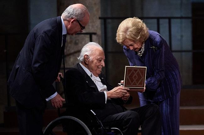 La Reina Sofía entrega la Medalla del Festival de Granada a Zubin Mehta