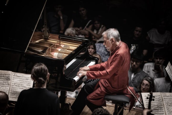  El caso (Josep) ColomIV FESTIVAL ITURBI. Palau de la Música. Orquestra de València. Programa:  Obras de Brahms (Segundo concierto para piano), y Rajmáninov (Danzas sinfónicas). Solista: Josep Colom (piano). Director: Pablo Rus Broseta. Lugar: Palau de la Música. Entrada: Alrededor de 1.100 espectadores. Fecha: viernes, 26 junio 2026.