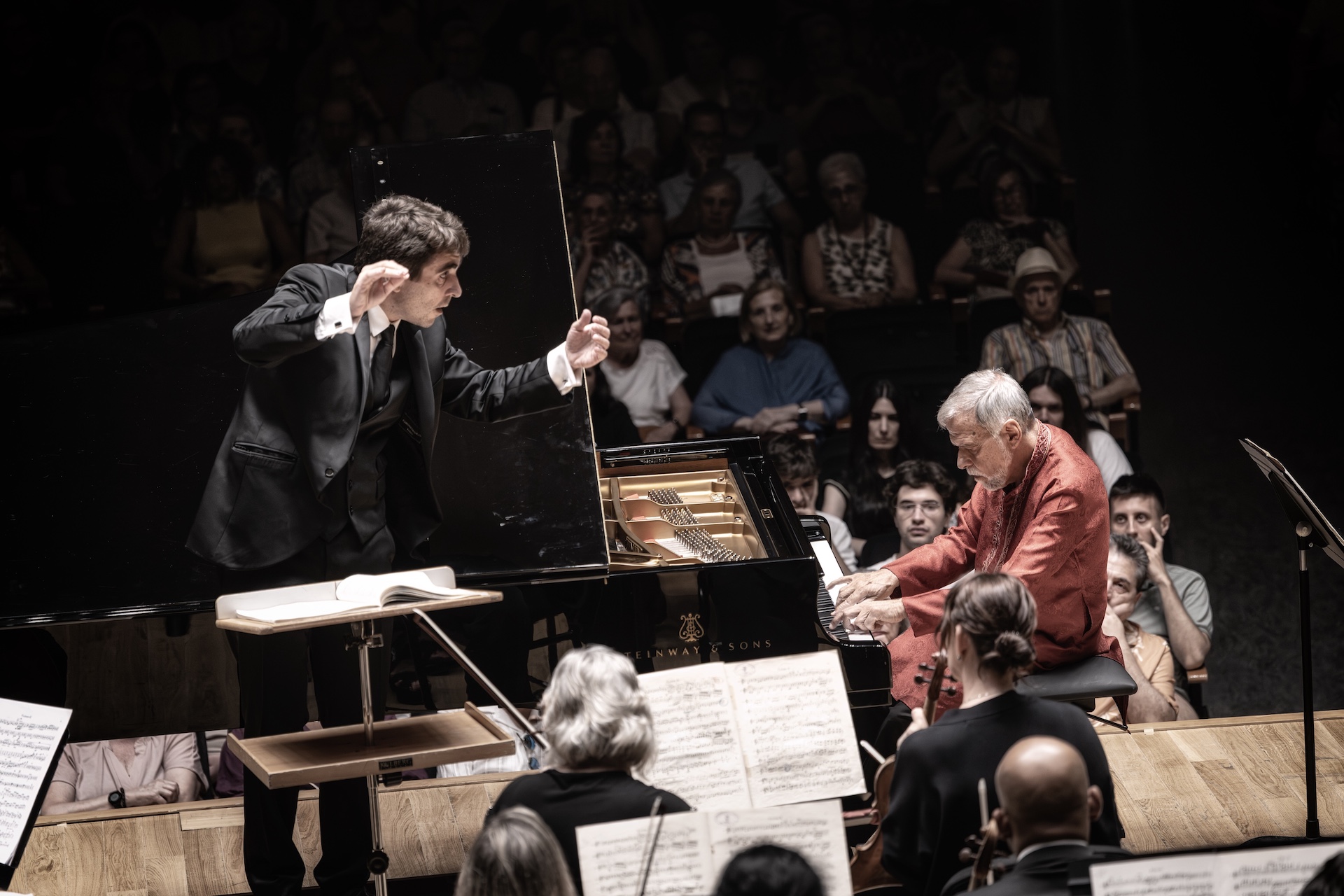  El caso (Josep) ColomIV FESTIVAL ITURBI. Palau de la Música. Orquestra de València. Programa:  Obras de Brahms (Segundo concierto para piano), y Rajmáninov (Danzas sinfónicas). Solista: Josep Colom (piano). Director: Pablo Rus Broseta. Lugar: Palau de la Música. Entrada: Alrededor de 1.100 espectadores. Fecha: viernes, 26 junio 2026