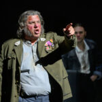 El Liceu acoge la vuelta a Barcelona de Falstaff de Verdi, del 9 al 19 de julio, por primera vez en la producción de Laurent Pelly, más de 15 años después de la última representación de la ópera en el Teatre. Los reconocidos barítonos Luca Salsi y Ambrogio Maestri se alternarán en el papel protagonista junto a otros nombres como Lucas Meachem, Carolina López Moreno o Serena Sáenz. El maestro Josep Pons, que se despide de la dirección musical del Liceu, dirigirá las ocho funciones desde el foso de la Orquestra.