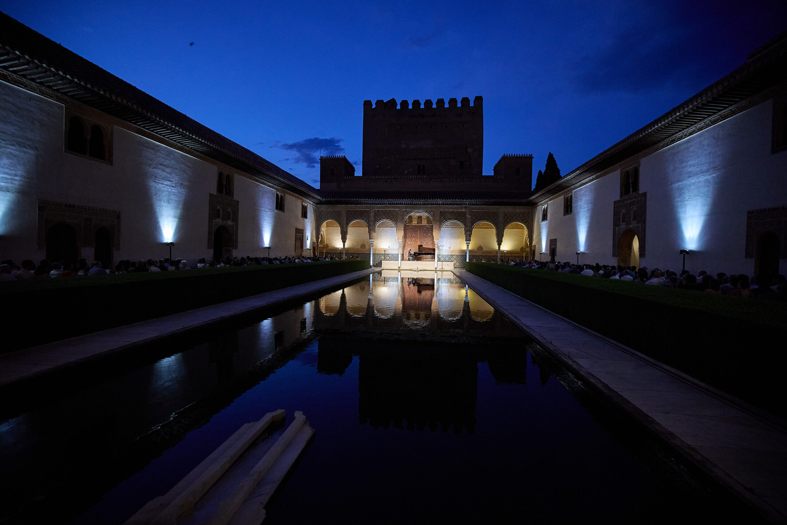 Crítica: Falla, Chopin y Albéniz, reflejos en la Alhambra de manos de Perianes