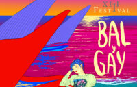 El Festival Bal y Gay ha presentado su 13ª edición en Foz con la presencia de representantes de instituciones que apoyan una cita musical que, en este 2026, ofrecerá una ambiciosa programación marcada por nombres internacionales. Del 5 al 21 de agosto, A Mariña de Lugo albergará 14 conciertos, que se desarrollarán por diferentes localidades de la comarca gallega. 