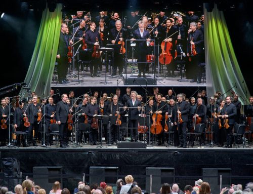 Critica: Un multitudinario concierto al aire libre en los jardines del Festspielhaus abre los 150 años del Festival de Bayreuth con Pablo Heras Casado