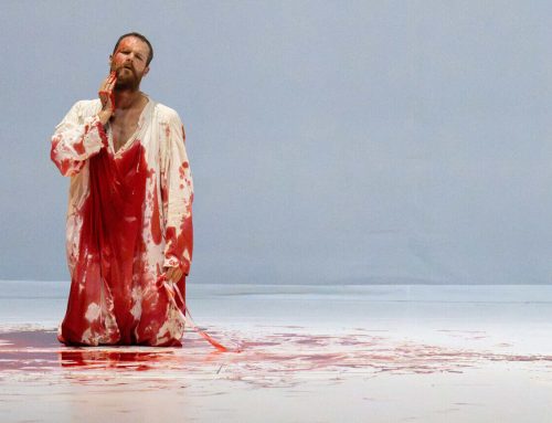 Critica: “San Francisco de Asís”, en carne viva, hasta en cueros en Salzburgo
