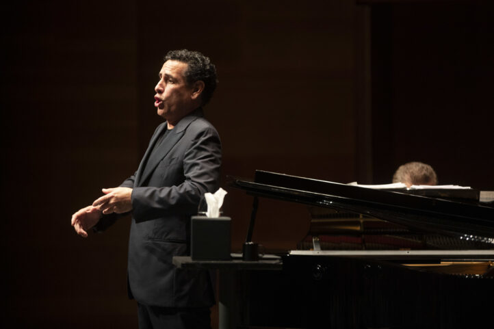 DE BUEN NOTABLE A EJEMPLAR SOBRESALIENTEAuditorio Kursaal. Quincena Musical de San Sebastián. 2.VIII.2026. Concierto de Juan Diego Flórez. Obras de Vincenzo Bellini, Gaetano Donizetti, Gioacchino Rossini, Jules Massenet, Charles Gound, Agustín Pérez Soriano, Reveriano Soutullo y Juan Vert, Agustín Pérez Soriano, José Serrano, Ernesto Lecuona, Benjamin Godart, Giuseppe Verdi. Vincenzo Scalera: pianista.