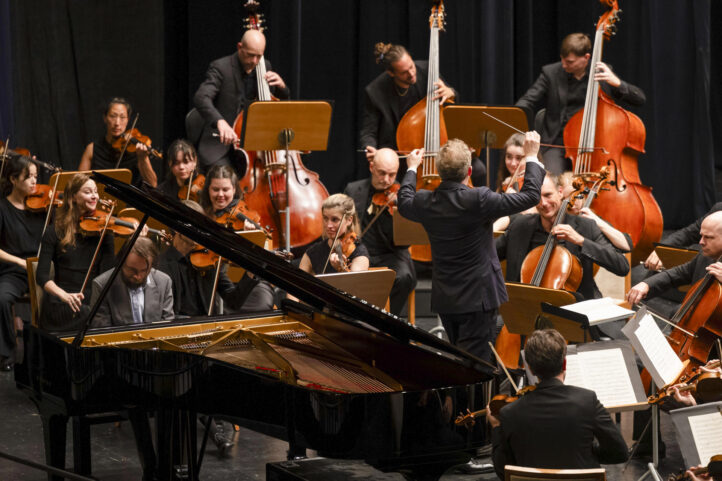 批評：トリフォノフとハーディング、サンタンデール音楽祭で高水準のツアーを締めくくる