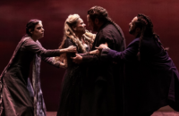 Tristan und Isolde en el invierno de Sao Paulo Tristan und Isolde, música y libreto, Richard Wagner. Simon O'Neill como Tristan, Annemarie Kremer como Isolde, Luisa Francesconi como Brangäne, Leonardo Neiva como Kurwenal, Hernan Iturralde como rey Marke, Paulo Queiroz como marinero/timonel, … Orquestra Sinfônica Municipal, orquesta. Coro Lírico Municipal, coro. Roberto Minczuk, director musical. Hernán Sánchez Arteaga, director del coro. Allex Aguilera, escenografía y director de escena, Arnaud Pottier, vídeo. Jesús Ruiz, vestuario. Gabriel Pederneiras, iluminación. Edu Martins, bailarín. Theatro Municipal de São Paulo, Sao Paulo, 29 de julio 2026. Producción del Teatro de la Maestranza de Sevilla.