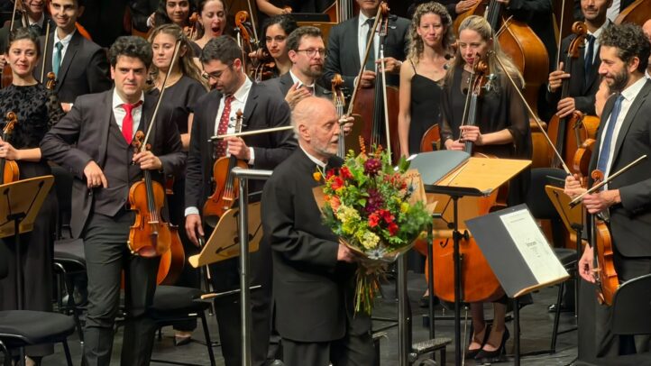 Barenboim con flores