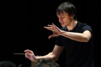 La Orquesta Sinfónica se Bilbao abre la temporada BASOA con Murmullos del bosque, un viaje emocional que une la naturaleza y el arte. Obras de Wagner, Strauss y Prokófiev conforman un programa que estará dirtigido por Eduardo Strausser, con la soprano Vanessa Goikoetxea como solista invitada. 