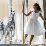 Entre el 23 de septiembre y el 11 de octubre el Teatro Real ofrecerá 13 funciones de Manon Lescaut, de Giacomo Puccini, título que estuvo ausente 102 años de su escenario y que volverá en una nueva coproducción con la Ópera de Colonia, dirigida por Carlos Wagner. Bajo las órdenes de Nicola Luisotti en lo musical, el Real ofrece un doble reparto con las voces de Sondra Radvanovsky, Saioa Hernández, Michael Fabiano y Jorge de León, entre otros.