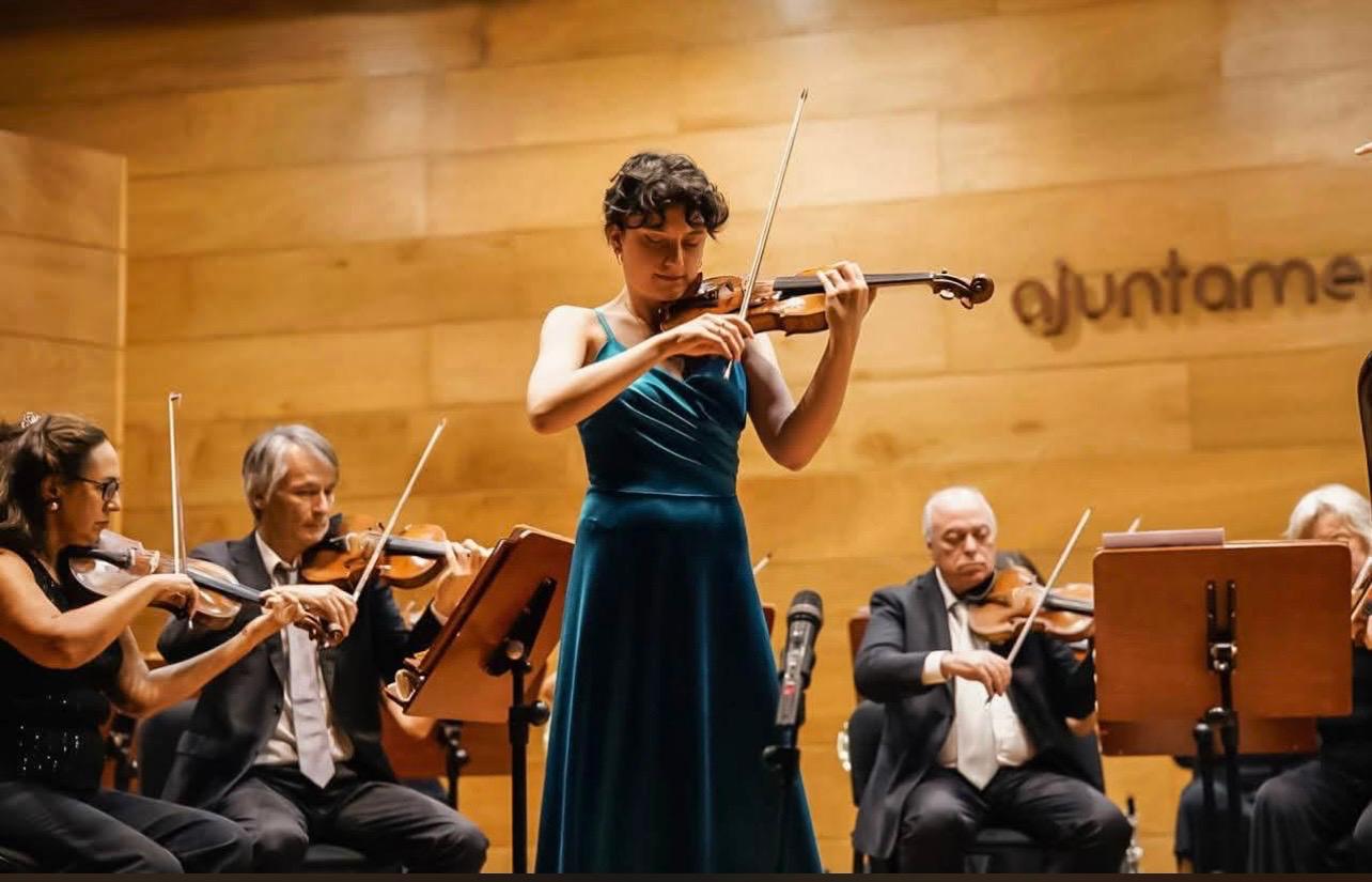 Final de alto copete y nombre de mujer en el VIII Concurso de violín CullerArtsVIII CONCURSO INTERNACIONAL DE VIOLÍN CULLERARTS. ORQUESTRA DE VALÈNCIA. Director: Néstor Bayona. Obras de Mendelssohn-Bartholdy, Chaikovski y Wieniawski. Violinistas: Madeline Goh, Sara Isabelle Ispas, Xiaozhuo Wang. Lugar: Auditori de Cullera. Entrada: Cerca de 396 personas (lleno). Fecha: sábado,13 septiembre 2026.