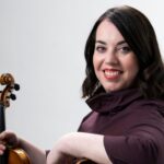 El Ministerio de Cultura concede los Premios Nacionales de Música 2026 a Laura Vega y a Cecilia Bercovich. El jurado ha reconocido a la compositora canaria por “la personalidad y madurez de un lenguaje creativo que ha enriquecido de forma significativa la música española contemporánea”. De la violinista, destaca “su virtuosismo y su capacidad de combinar con igual éxito distintos estilos y técnicas a través de los tres instrumentos que domina: violín, viola y viola de amor”.