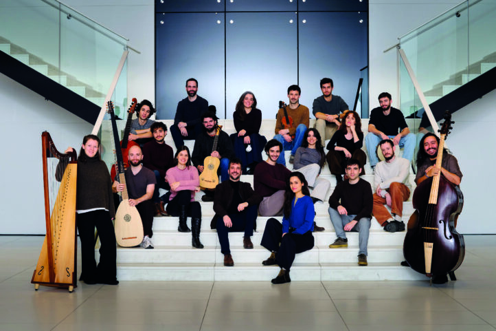 El ensemble vocal Cantoría, dirigido por Jorge Losana, publica ¡A la fiesta!, su segundo álbum de estudio y el primero para el sello Alpha Classics. El nuevo trabajo recupera principalmente la música de Joseph de San Juan (1687-1735), uno de los compositores españoles más reconocidos de su tiempo y cuya obra permanece todavía, en gran medida, desconocida para el público actual.