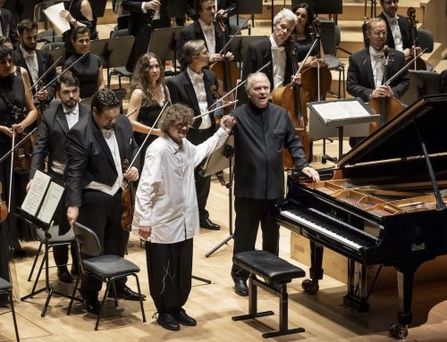 Critica: Strauss y Wagner, las costuras de un programa de alto riesgo en Les Arts con Mark Elder