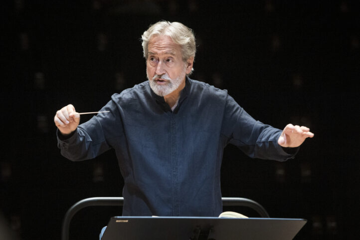 Jordi Savall inaugura en Madrid El Sonido Original, su ciclo dedicado a recuperar el sonido histórico de la música, con Un Réquiem alemán y el Canto del destino de Brahsm como primeras obras que abordará. El músico catalán se situará al frente de Le Concert des Nations y La Capella Nacional de Catalunya, en una interpretación con instrumentos de época y criterios históricamente informados, en una velada de alto nivel el próximo 19 de octubre en el Auditorio Nacional.